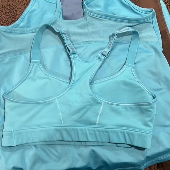 Under Armour Run Bundle Set of 4 Pieces Size Small Jacket, Capri, Tank, Bra, - Picture 11 of 16